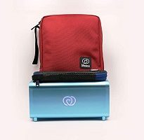 Gran kit para viajar con diabetes y la nevera portatil de insulina de llamativo color azul y sus inconfundible estuche rojo